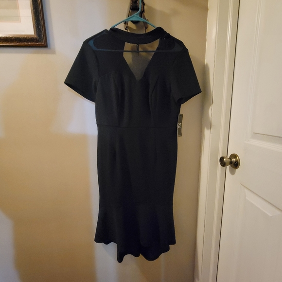 Dress - Picture 2 of 4